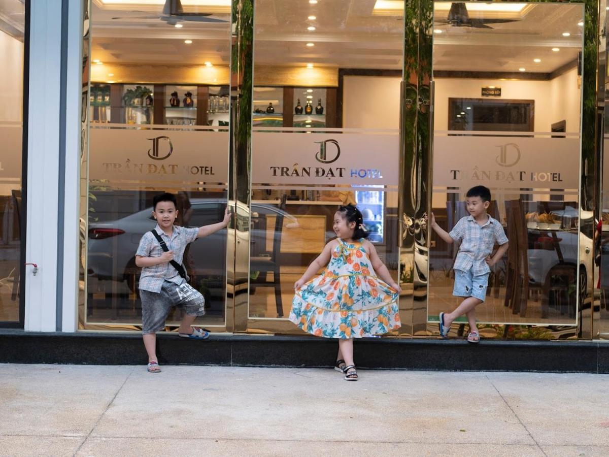 Tran Dat Hotel Ha Long Exterior foto
